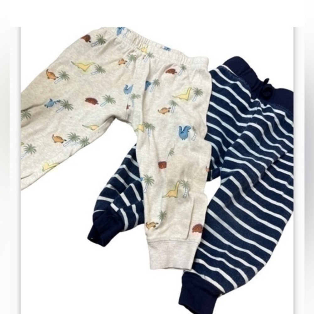 Bundle of two 9-12 months pants